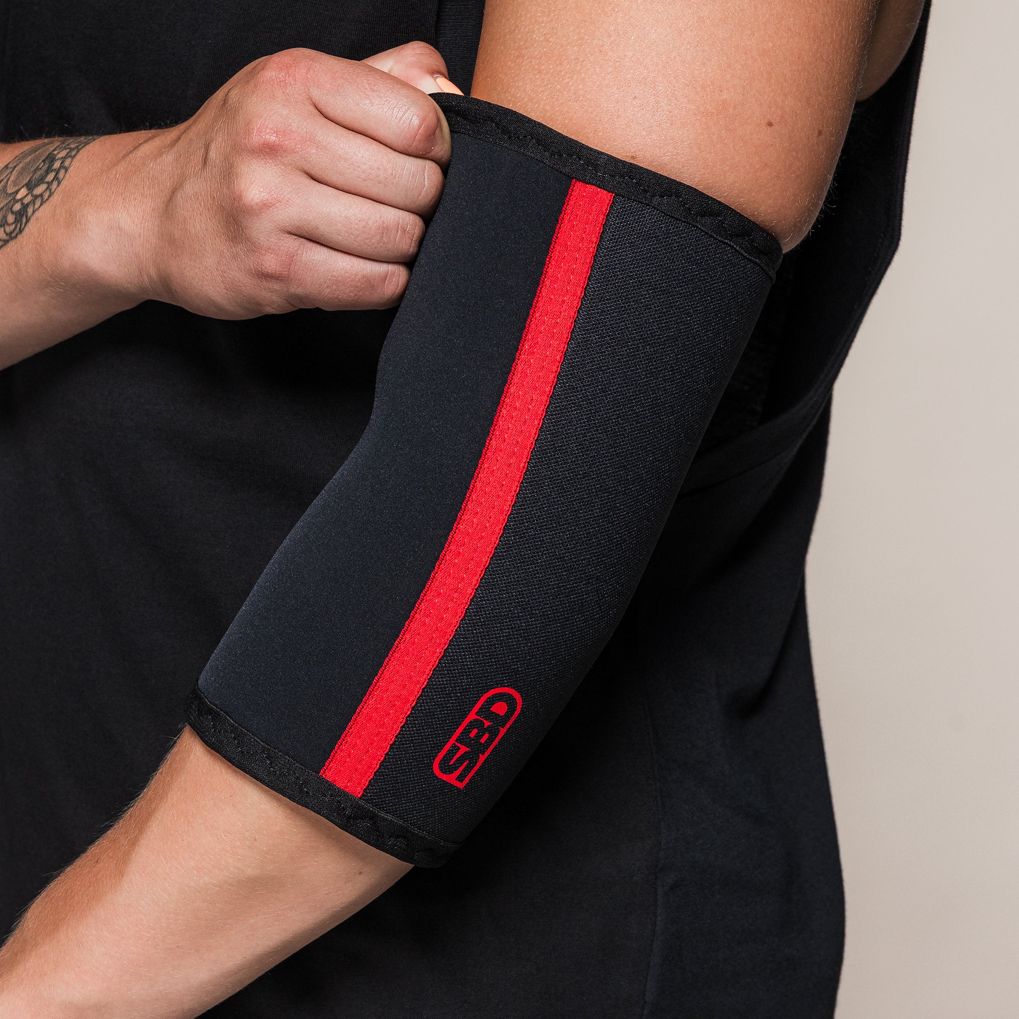 ダルクスポーツ Elbow Sleeves Elbow Sleeves – SBD Singapore