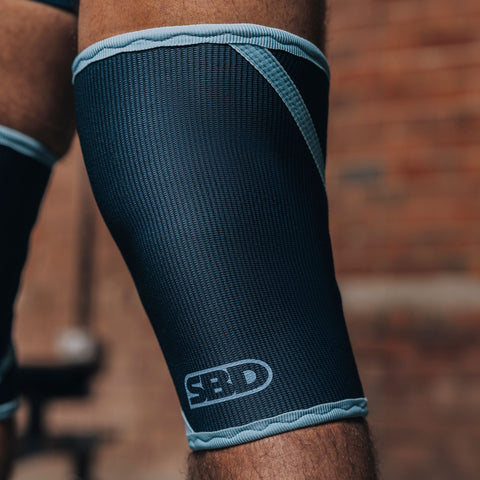 sbd reflect 7mm powerlifting knee sleeves